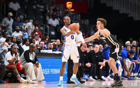 mk体育入口-杰伦35+10+7！老鹰逆转76人豪取6连胜 马克西31分受伤