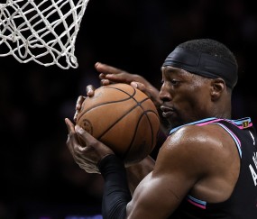 mk体育app-小米切尔：和阿德巴约韦尔搭档时 我可以更放心地去赌博式防守