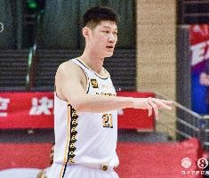 没怎么发力！胡金秋9中4拿到8分7板1助1断2帽 正负值+21最高