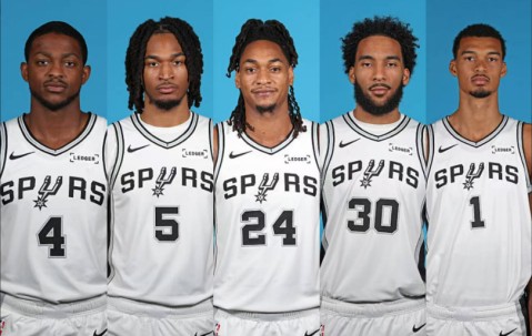 mk体育下载-NBA总决赛G1阵容：两队均全员出战 尼克斯首发比马刺贵8149万