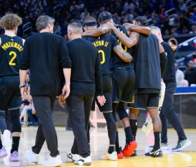 mk体育app-巴特勒受伤后2连败！5投全中后因伤退赛，4分6犯规，库里太难了