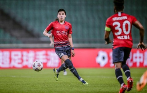 mk体育-【中超】黄希扬远射制胜 重庆1比0送青岛7连败